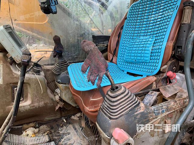 驾驶室整体（整机外观）