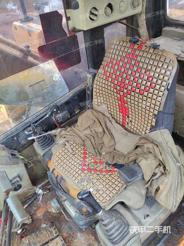 驾驶室整体（整机外观）