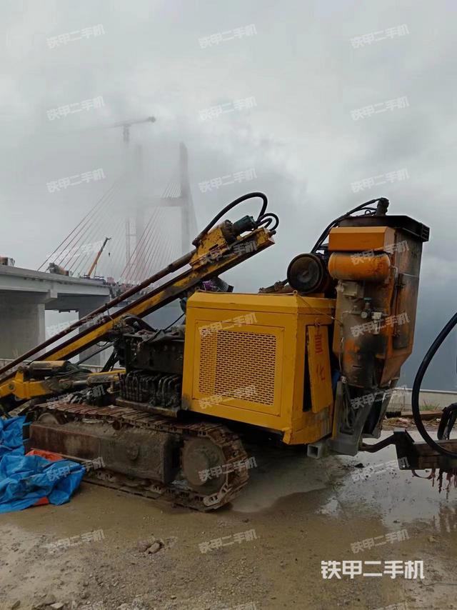 整机右侧（设备外观及核心部件）