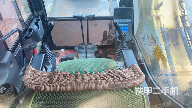 驾驶室整体（整机外观）