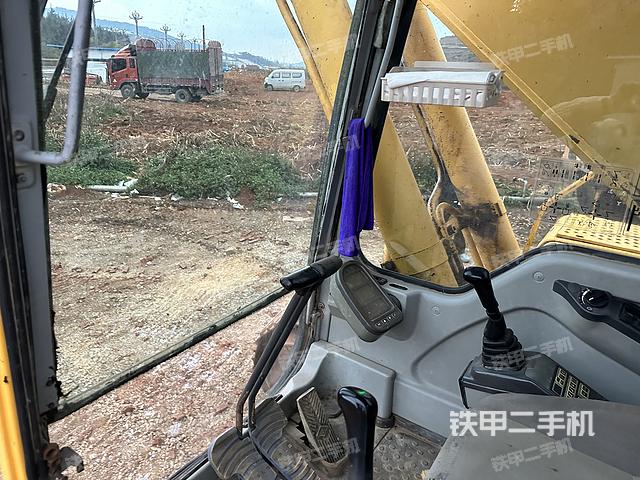 驾驶室整体（整机外观）