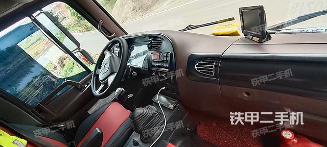 驾驶室操作台（设备外观及核心部件）