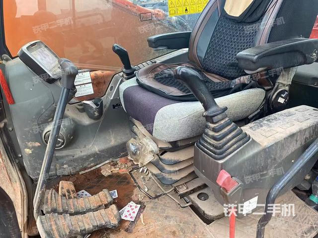 驾驶室整体（整机外观）