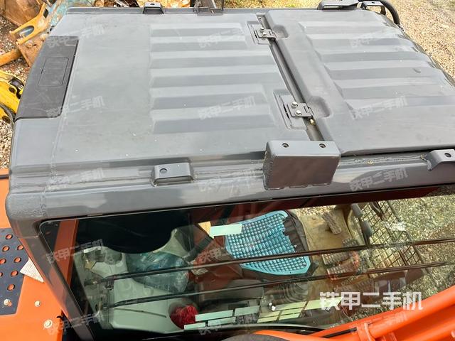 驾驶室顶部（整机外观）