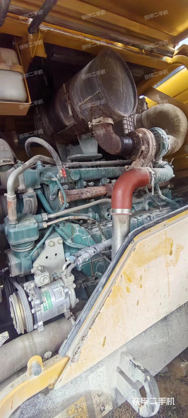 发动机左侧（整机外观及大件）