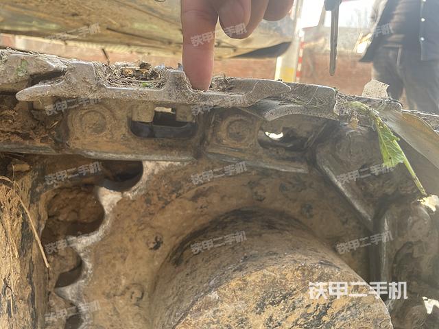 驾驶室顶部（整机外观）