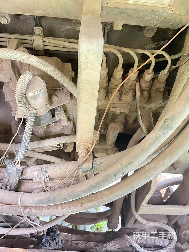 发动机右侧（整机外观及大件）