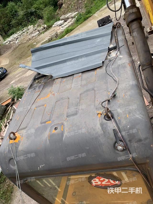 驾驶室顶部（整机外观）