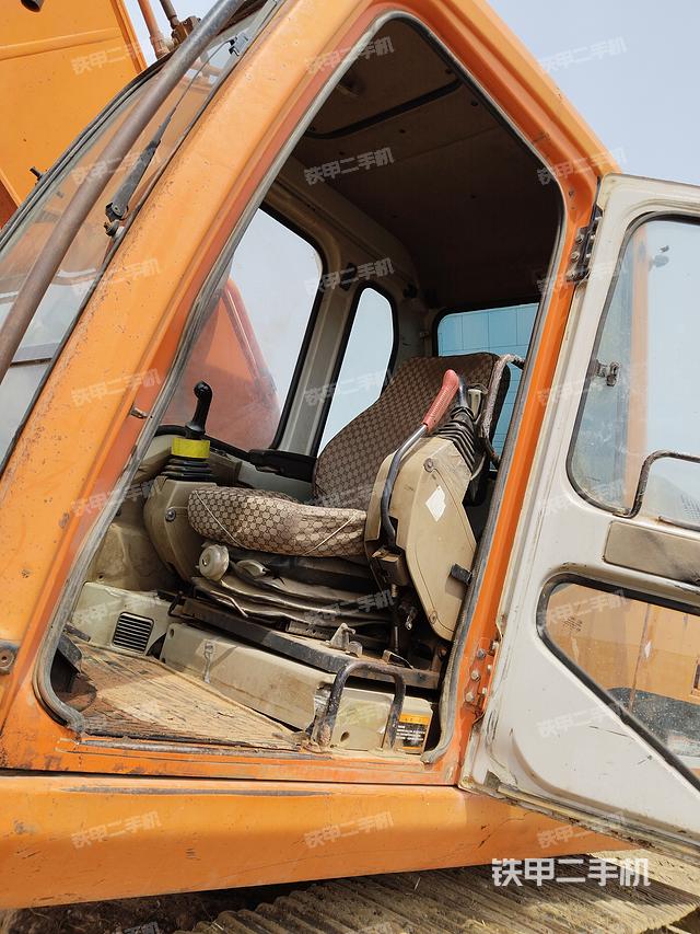 驾驶室整体（整机外观）