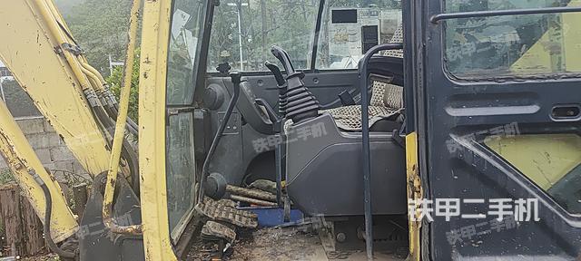 驾驶室整体（整机外观）