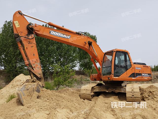 斗山DH225LC-7挖掘机