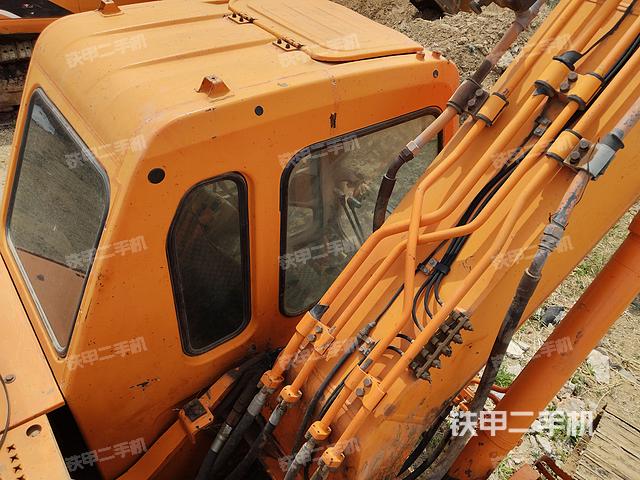 驾驶室顶部（整机外观）