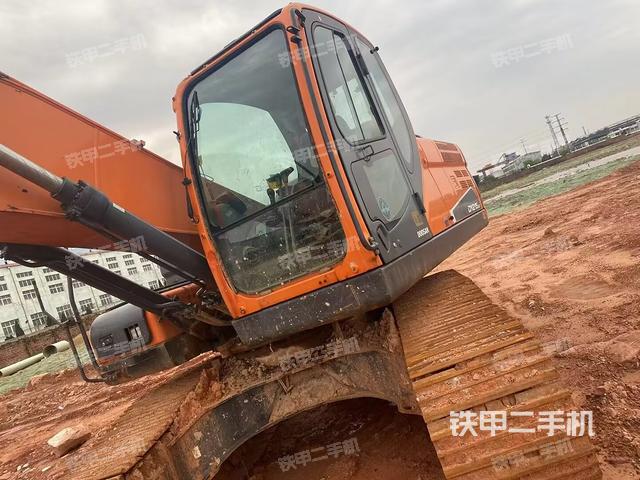 斗山DX215-9C挖掘机