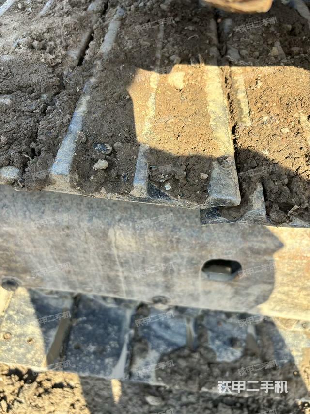 回转马达和主控阀（整机外观）