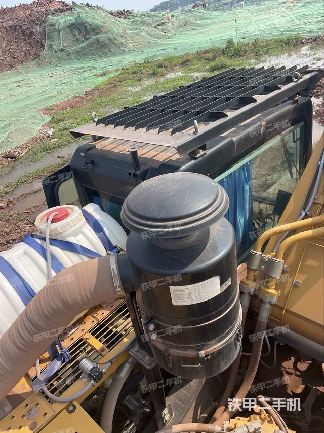 驾驶室顶部（整机外观）