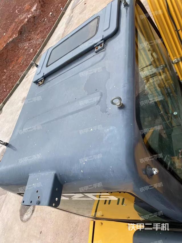 驾驶室顶部（整机外观）