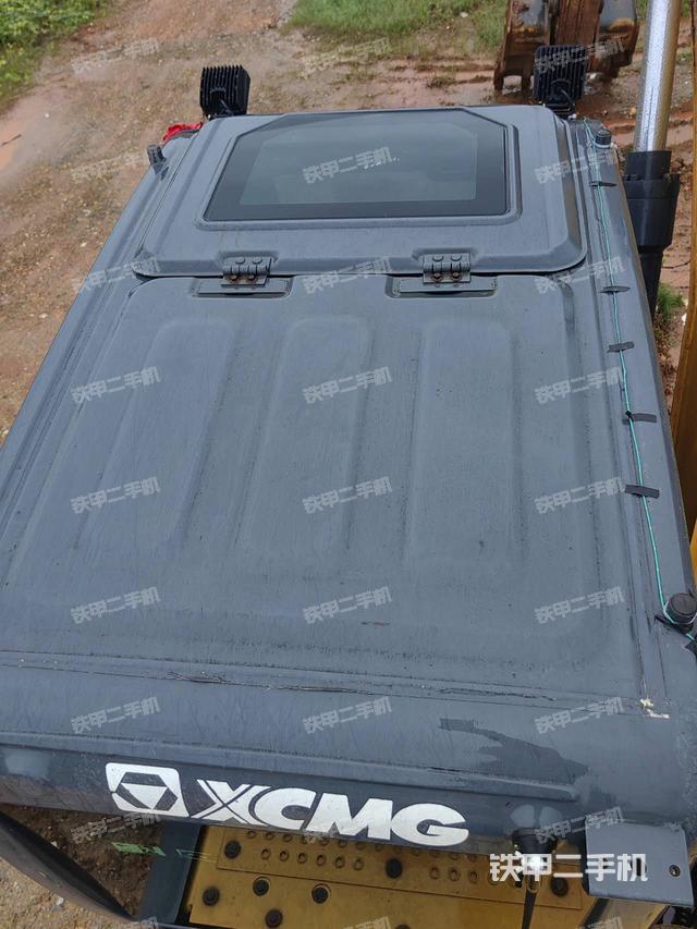 驾驶室顶部（整机外观）