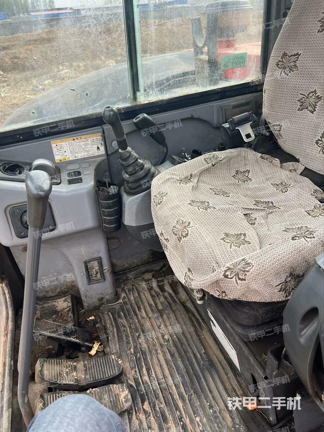 驾驶室整体（整机外观）