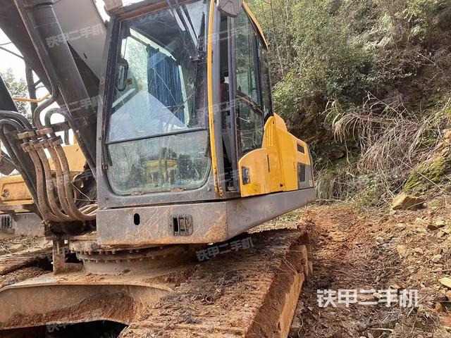 沃尔沃EC350D挖掘机