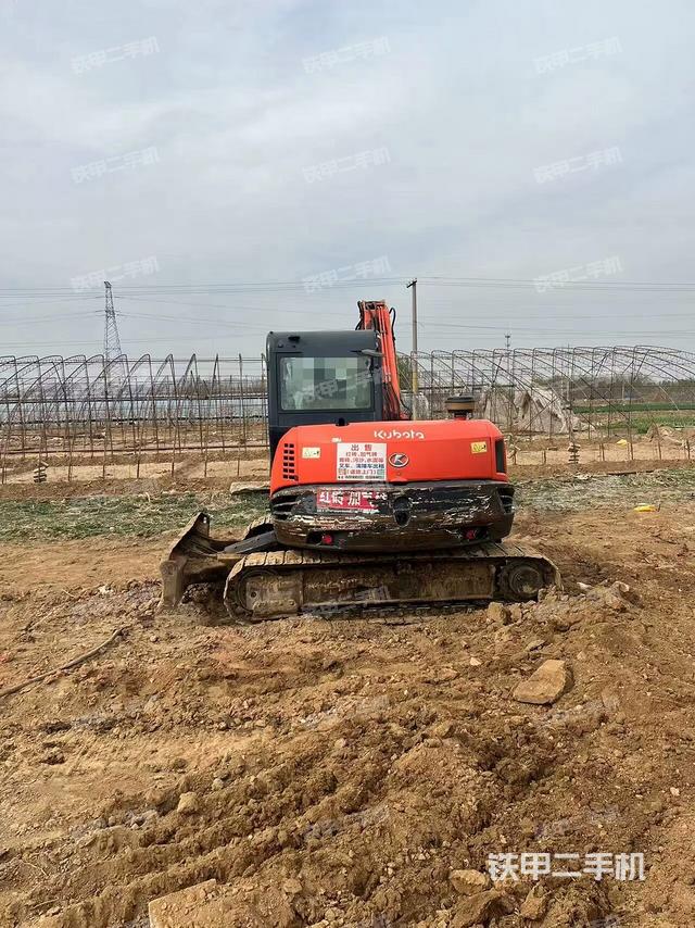 驾驶室顶部（整机外观）