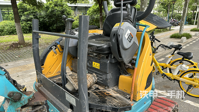 驾驶室整体（整机外观）