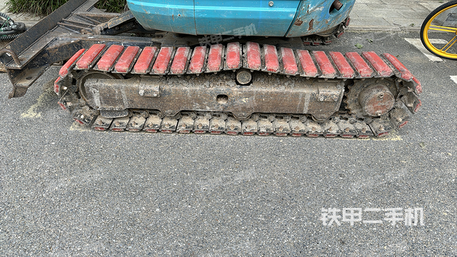 单侧履带整体（整机外观）