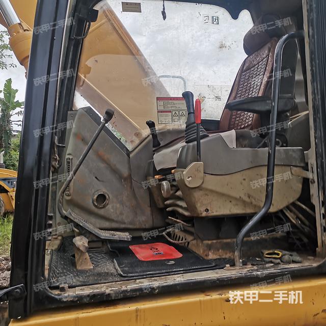 驾驶室整体（整机外观）