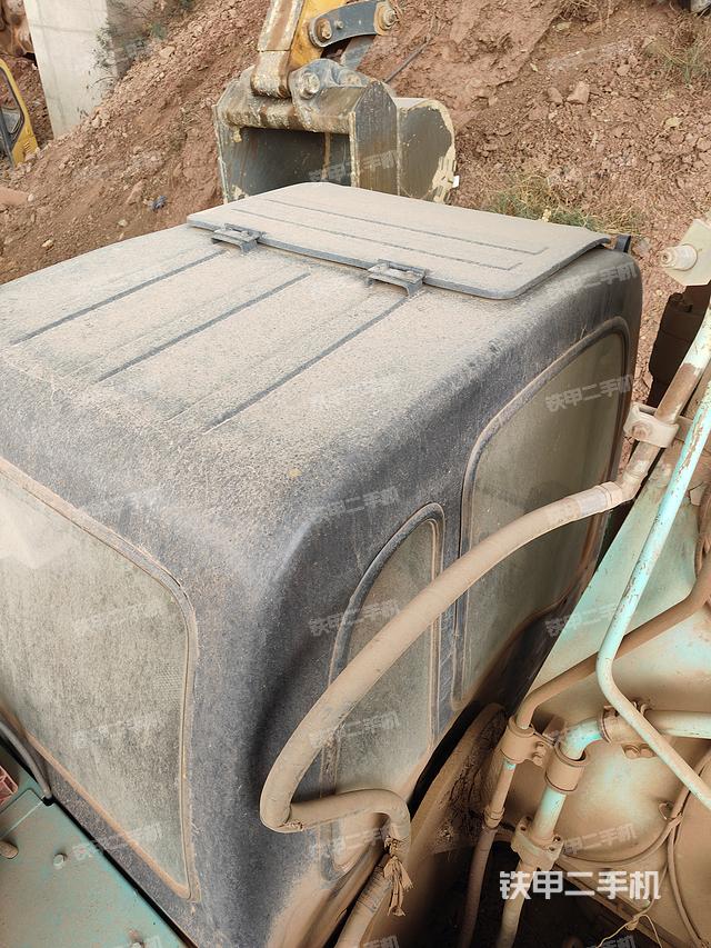 驾驶室顶部（整机外观）