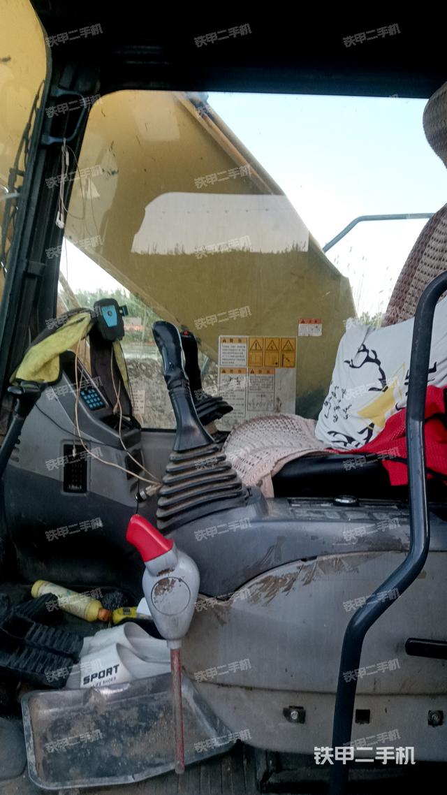 驾驶室整体（整机外观）