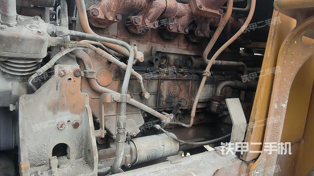 发动机左侧（整机外观及大件）