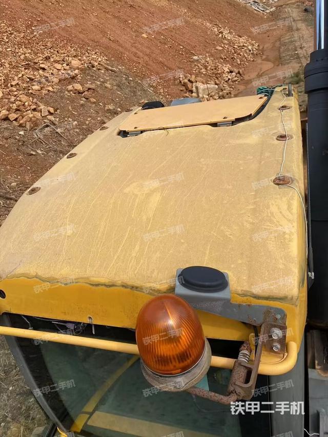 驾驶室顶部（整机外观）