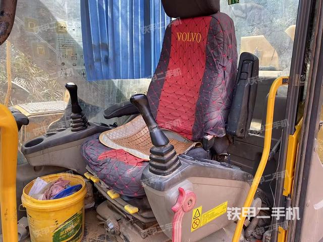 驾驶室整体（整机外观）