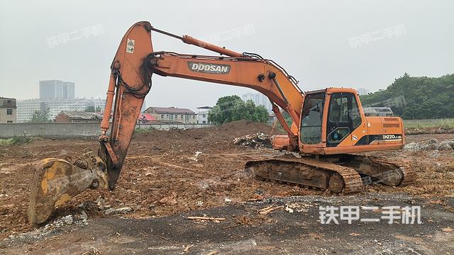 斗山DH220LC-9E挖掘机