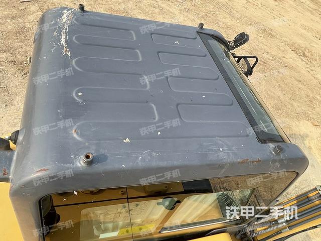 驾驶室顶部（整机外观）