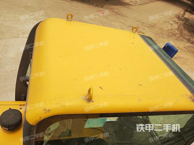 驾驶室顶部（整机外观）