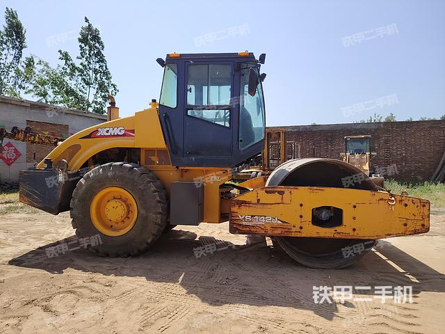 整机右侧（设备外观及核心部件）