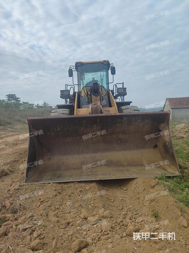 发动机左侧（整机外观及大件）