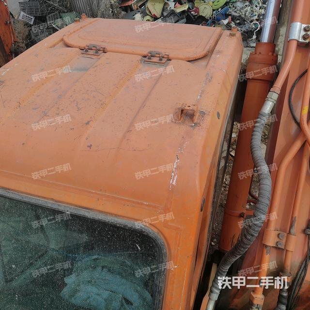 驾驶室顶部（整机外观）