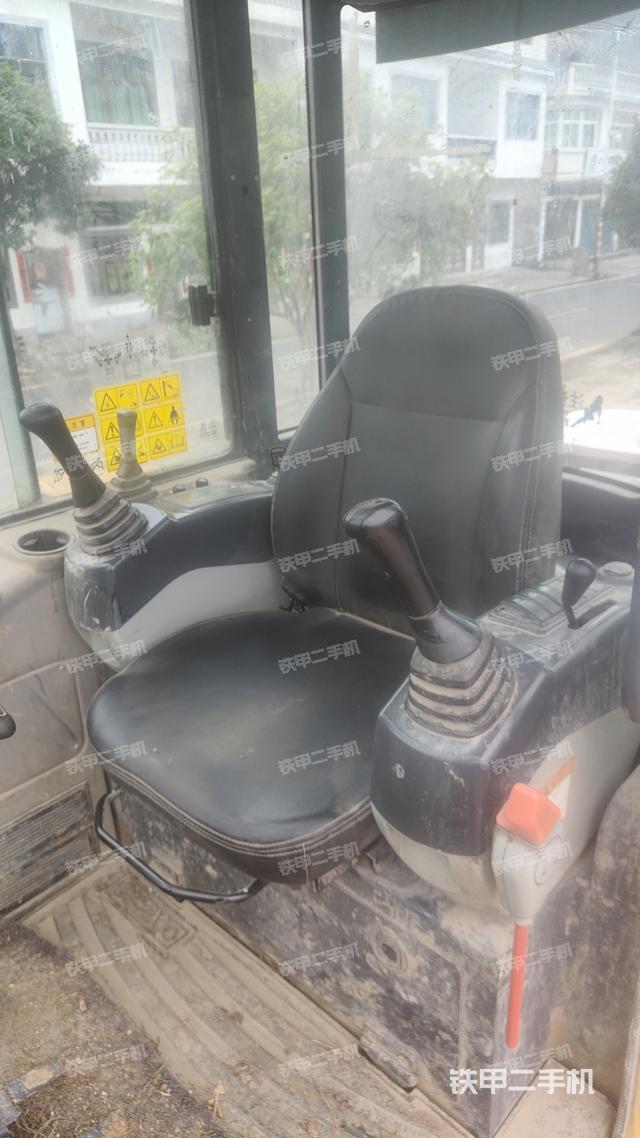 单侧履带整体（整机外观）