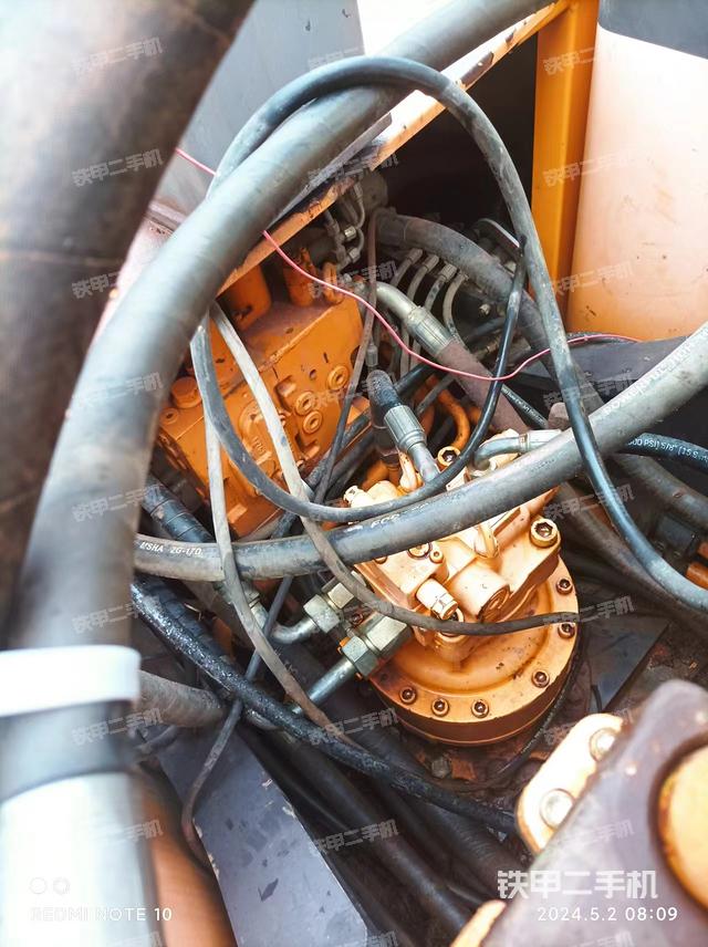 回转马达和主控阀（整机外观）