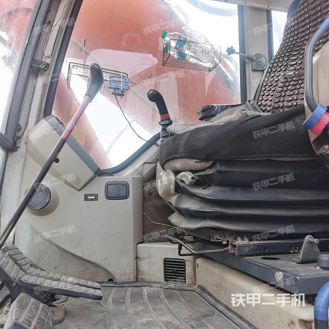 驾驶室整体（整机外观）