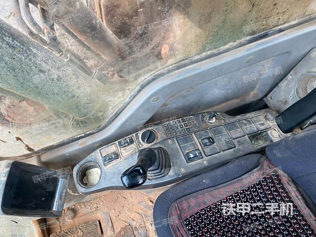 驾驶室整体（整机外观）