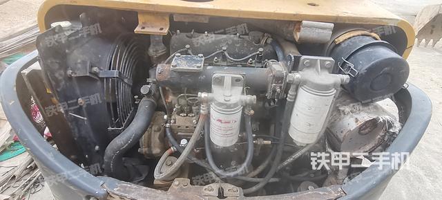 回转马达和主控阀（整机外观）