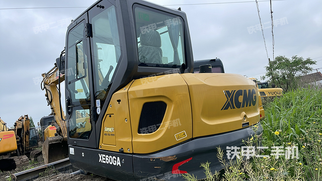 整机右后45°（整机外观）