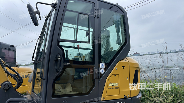 驾驶室整体（整机外观）