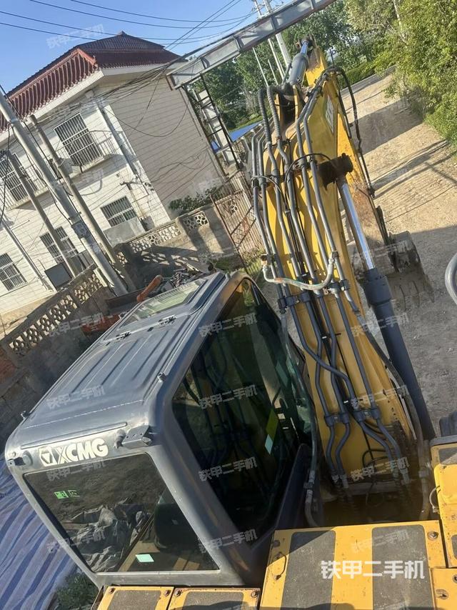 驾驶室顶部（整机外观）