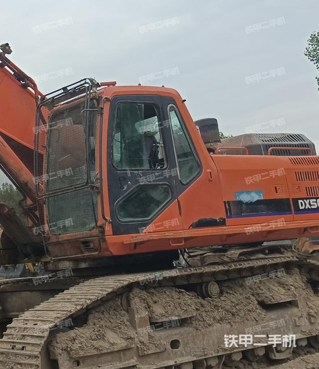 驾驶室整体（整机外观）