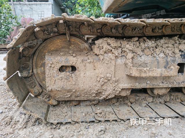 右驱动轮（行走机构）