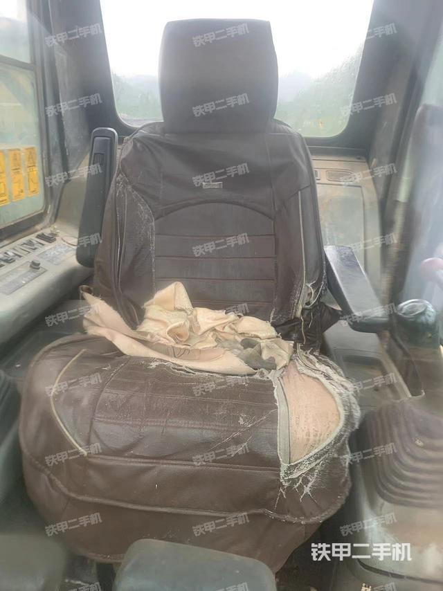 驾驶室整体（整机外观）