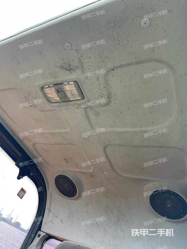 驾驶室顶部（整机外观）